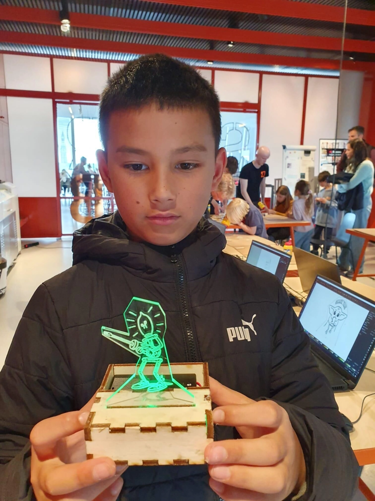 Maak je eigen(wijze) boekfiguurlampje (8+)